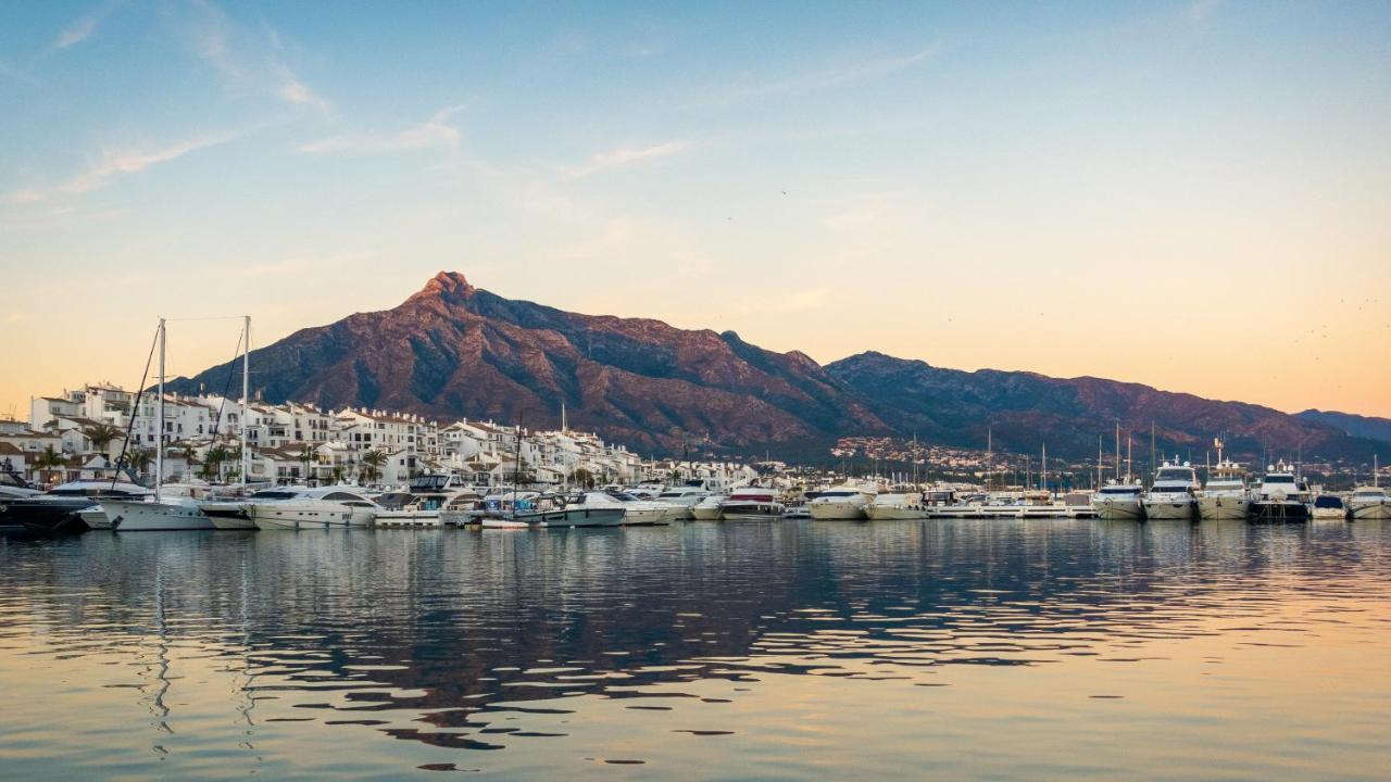 Exclusive Puerto Banus Beach Apartment Free Parking Wifi & Swimming Pool Marbella Bagian luar foto