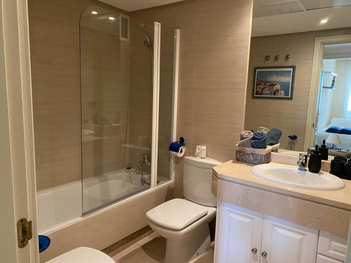 Exclusive Puerto Banus Beach Apartment Free Parking Wifi & Swimming Pool Marbella Bagian luar foto