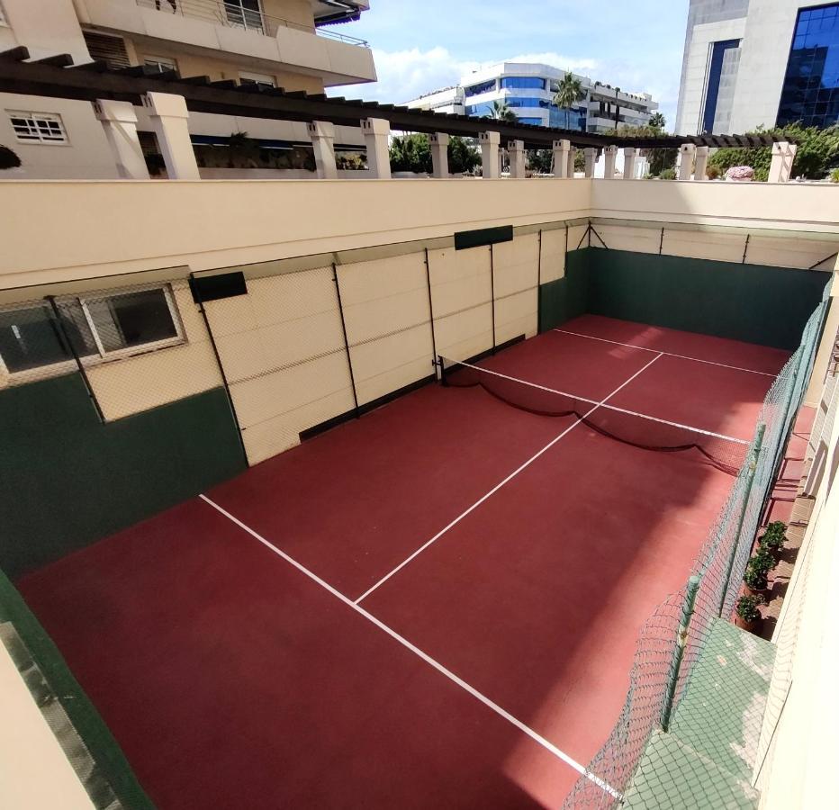 Exclusive Puerto Banus Beach Apartment Free Parking Wifi & Swimming Pool Marbella Bagian luar foto
