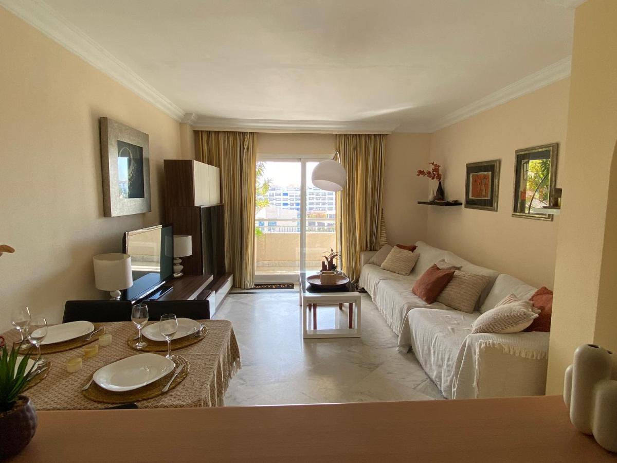 Exclusive Puerto Banus Beach Apartment Free Parking Wifi & Swimming Pool Marbella Bagian luar foto